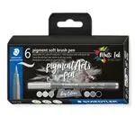 Estuche con 6 rotuladores STAEDTLER Pigment Arts con punta pincel blanda colores grises y negro