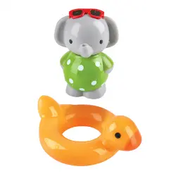 Elefanta nadadora y juguetona
